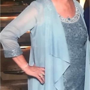 R&M Richard’s. Size 12. Sheere Blue Lace front, pearl neckine